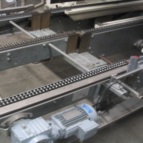 Pallet conveyors